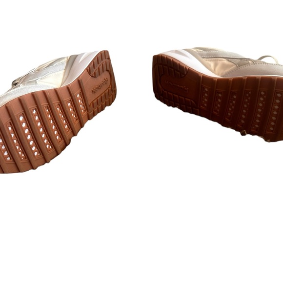 Reebok - Picture 7 of 7